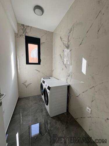 Prodaje se stambeno-poslovni objekat, Bar 780.000€ - 15
