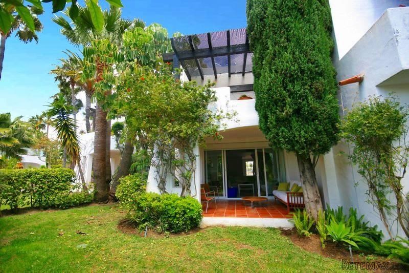 3 bedroom town house for sale