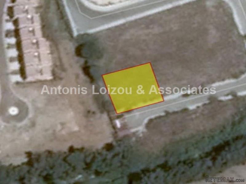 527 m2 plot in Universal