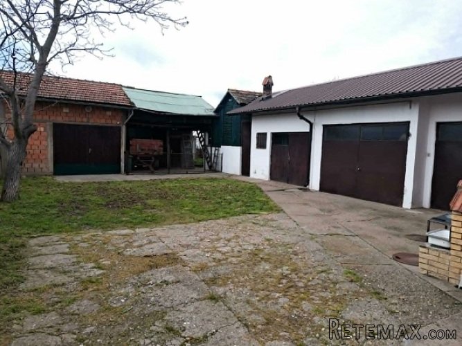 Kuća u Deču, opština Pećinci - 16
