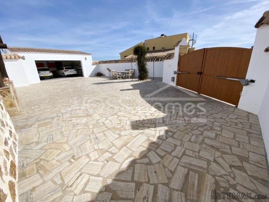 NEW & EXCLUSIVE TO VOSS HOMES - An absolutely stunning.. - 7