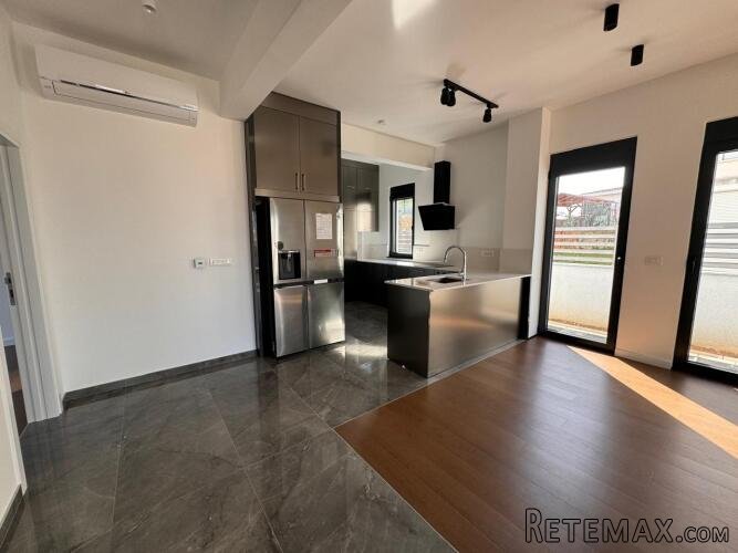 Prodaje se stambeno-poslovni objekat, Bar 780.000€ - 17