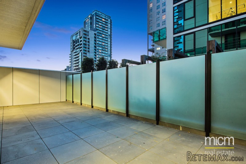 Enormous Space and Two Alfresco Areas! - 2