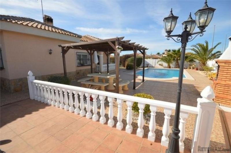 4 bedroom detached house for sale - 2