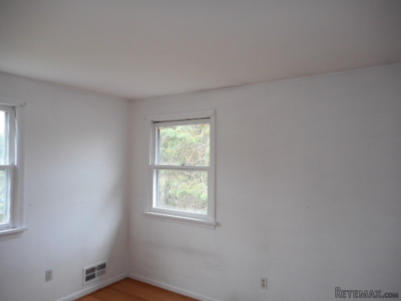 537 Garnsey Rd Fairport, NY, 14450..