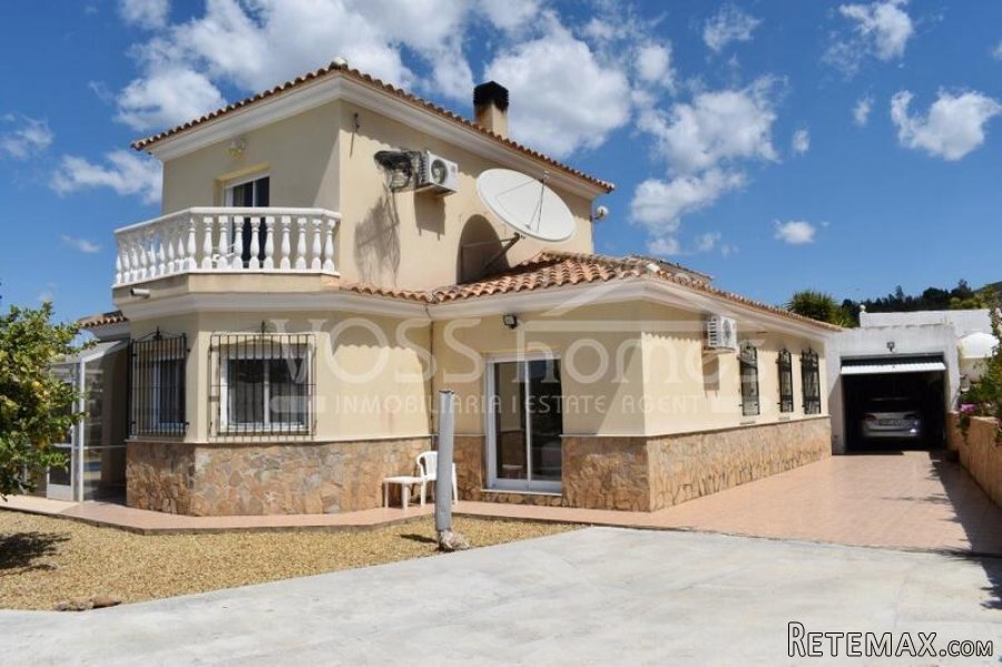 NEW & EXCLUSIVE TO VOSS HOMES - A beautifully presented &..