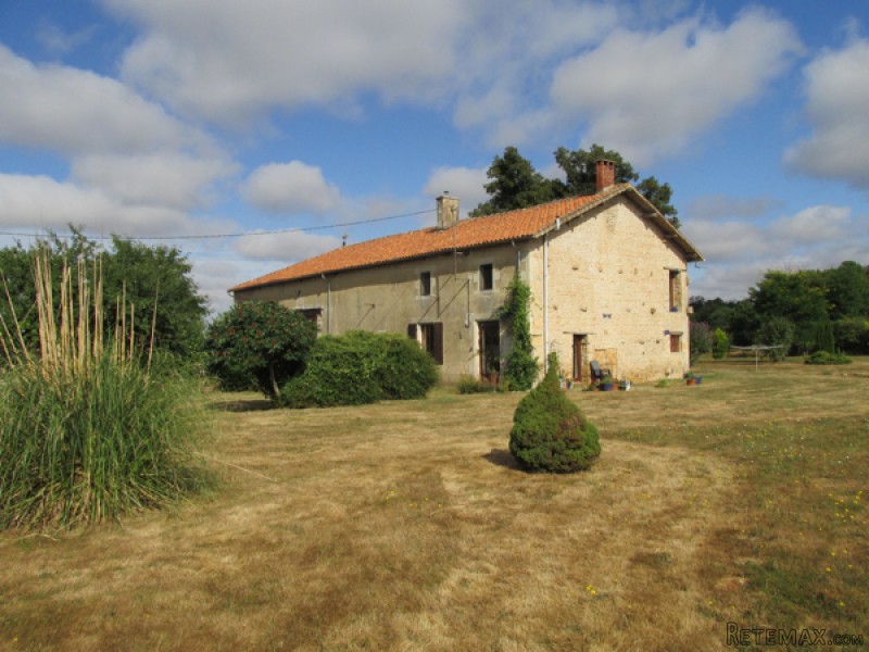 Detached Stone Farmhouse In 1.6ha's