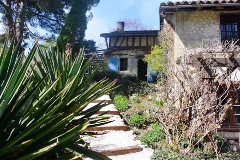 A Pretty Stone Cottage With Swimming.. - 2
