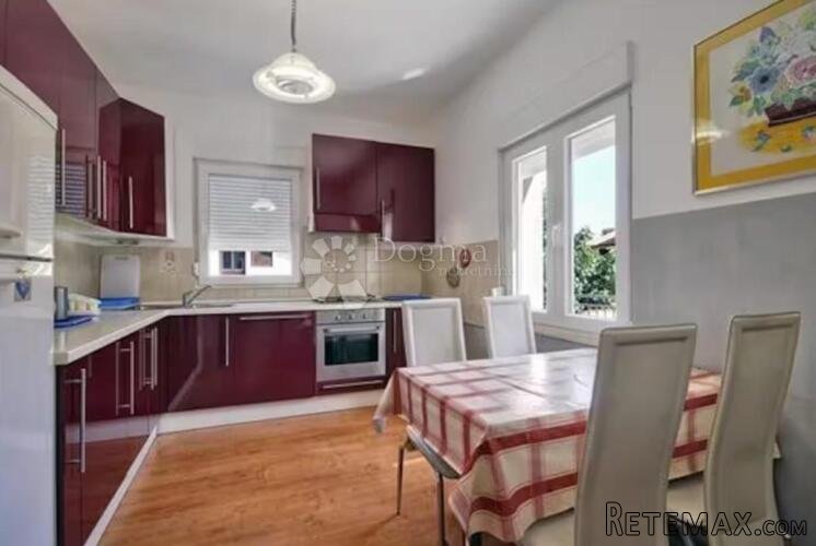 Banjole – apartmanska kuća s bazenom, 4 apartmana i solarnom - 2