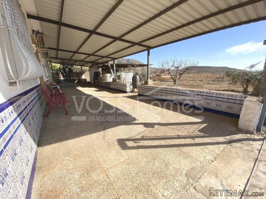 NEW EXCLUSIVE LISTING TO VOSS HOMES - A large 3 bedroom.. - 2