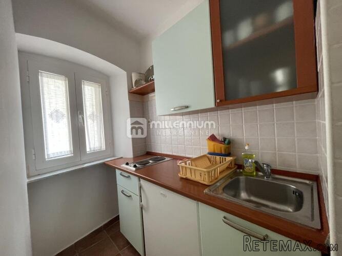 Otok Krk, Centar, tri kuće sa 7 apartmana - 2