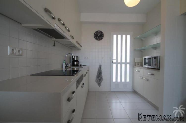 This sunny apartment with fantastic views from the roof.. - 3