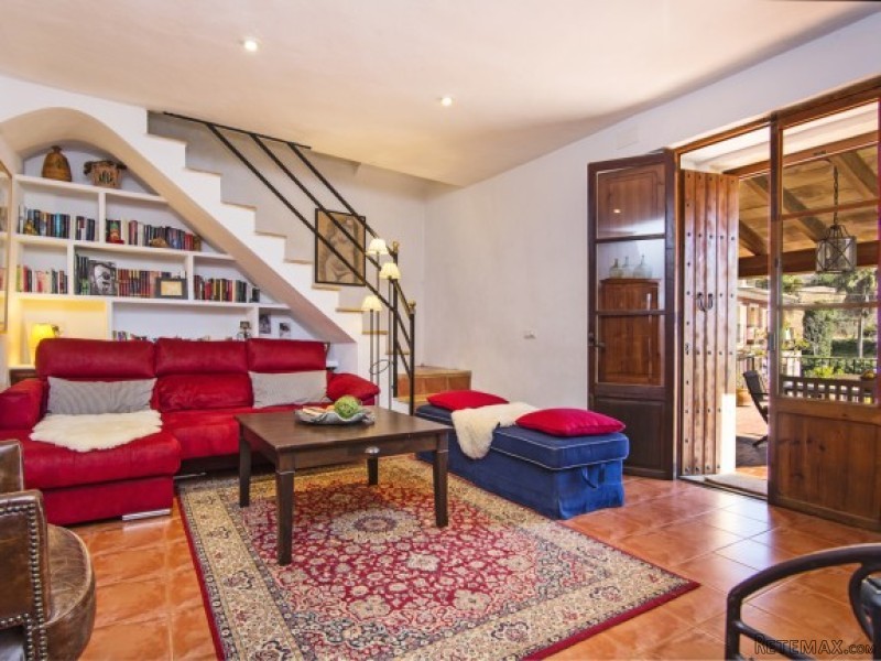 Cosy Townhouse In The Old Town Of Alaro - 2