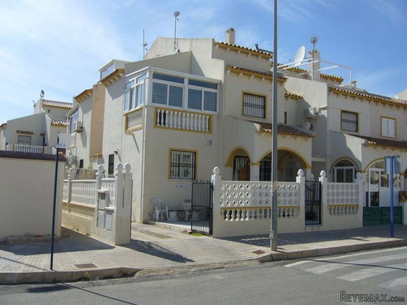 4/5 Bedroom Quad For Sale In Playa..