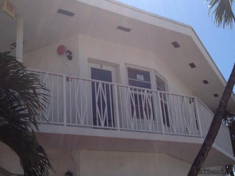 620 76th Street #8 Miami Beach, Fl 33141 - 2