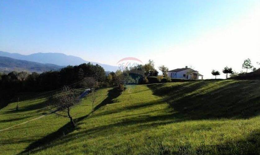 PAZIN, ATRAKTIVNO GRAĐ. ZEMLJIŠTE