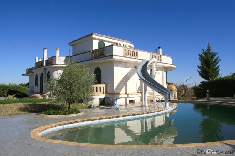 V000104, Two Storey Villa With Pool And..