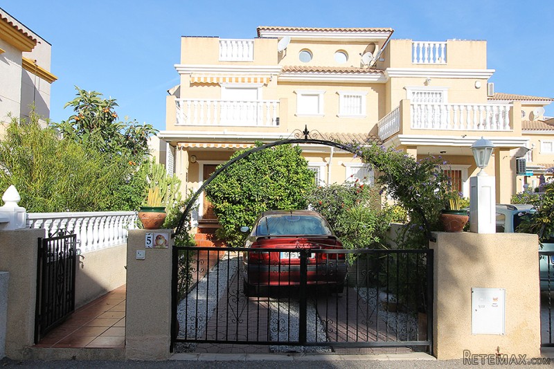 Semi-Detached Townhouse In Playa..
