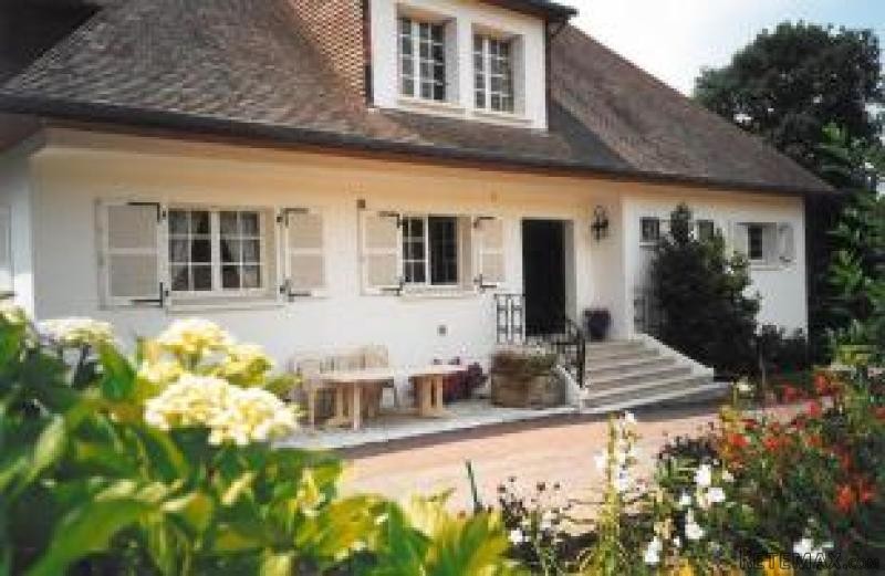 Stunning Quality House in Nice Location - 2