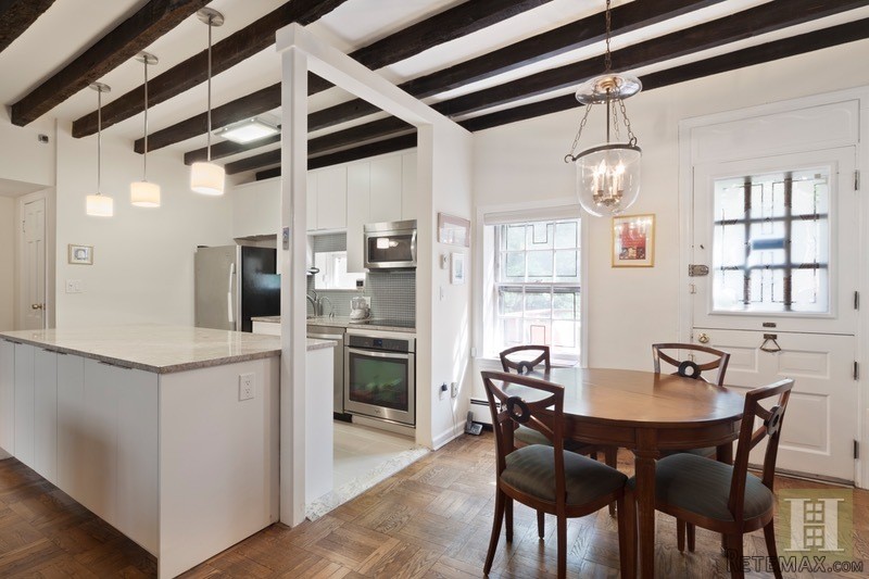 4 bedroom Town House For Sale: RAREST..