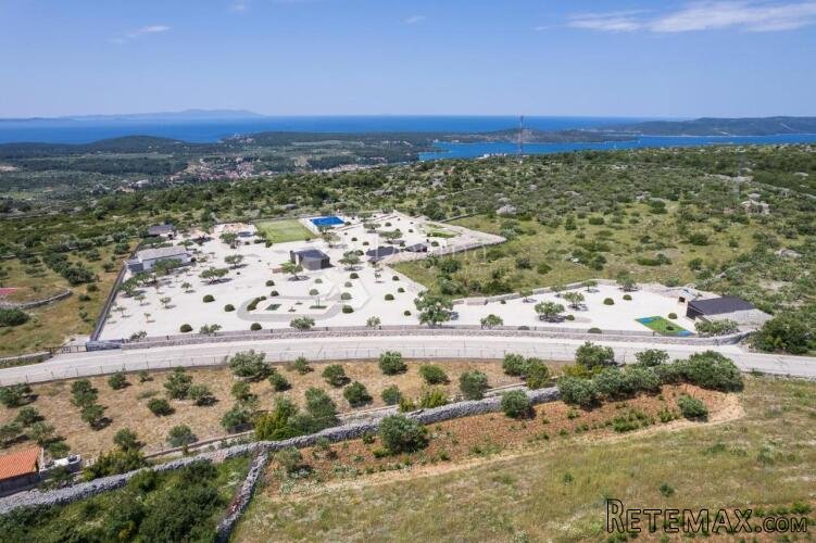 Hacienda na Braču 10000m2 okućnice - 2