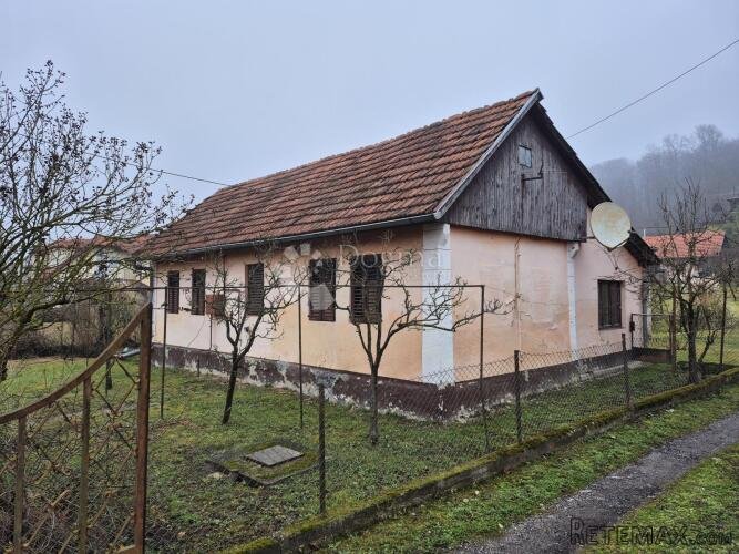 Kuća s prostranom okućnicom na odličnoj lokaciji uz glavnu c - 2