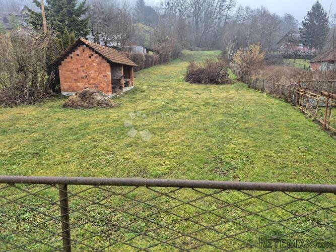 Kuća s prostranom okućnicom na odličnoj lokaciji uz glavnu c - 3