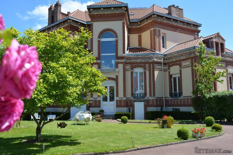 Superb Manor House