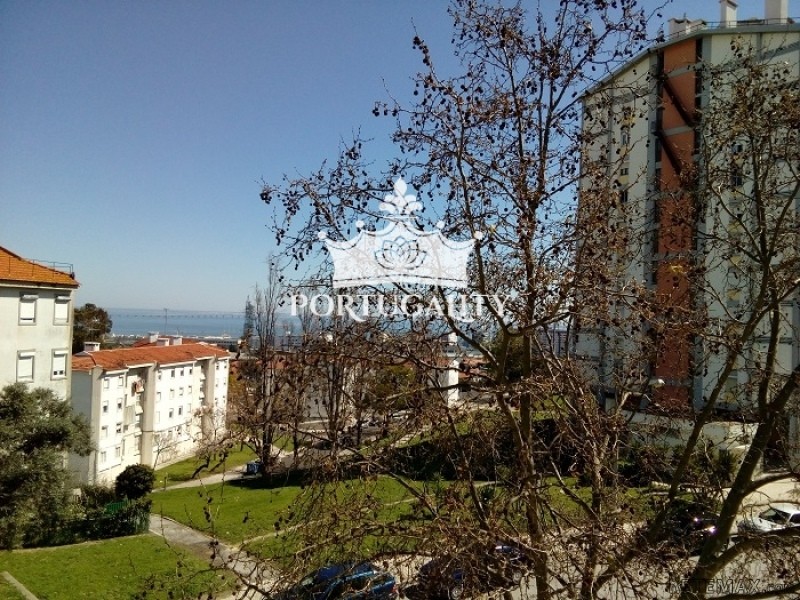 Apartment In Total Remodelation With..