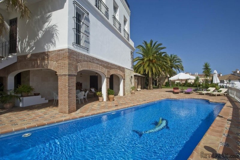 Hotel for sale in Torreblanca - 2