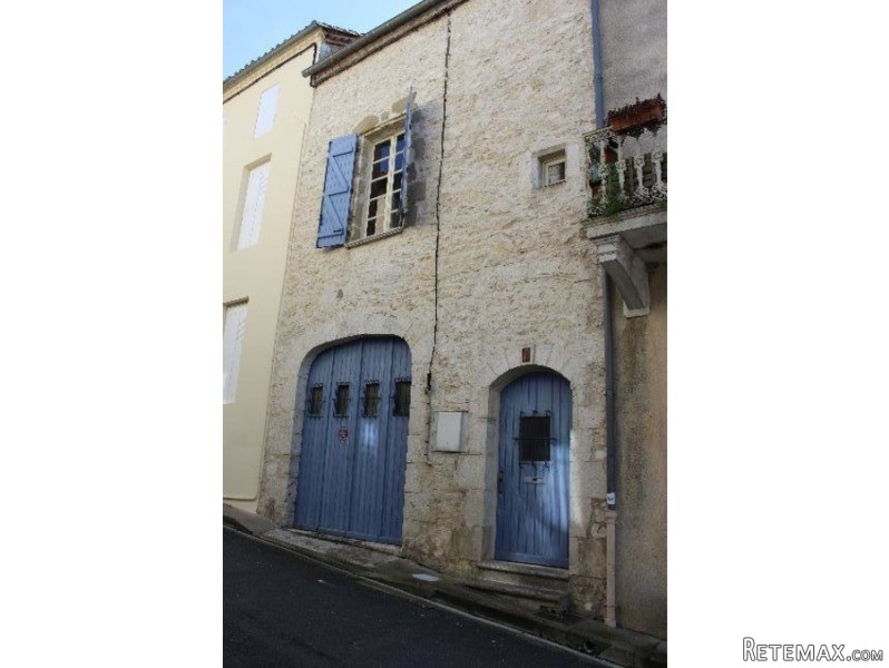 Beautiful Stone Townhouse In The Centre..