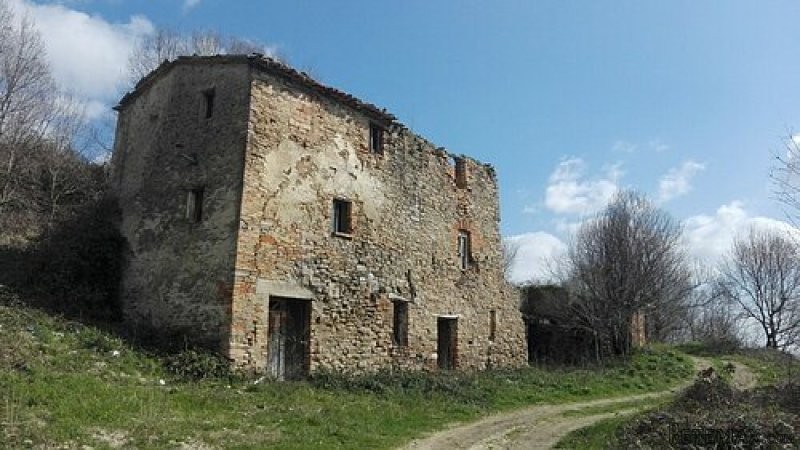 Large Detached Property To Restore In A..