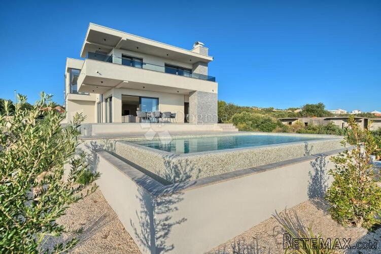 PRIMOŠTEN - TOP VILLA S BAZENOM I POGLEDOM NA PRIMOŠTEN - 3