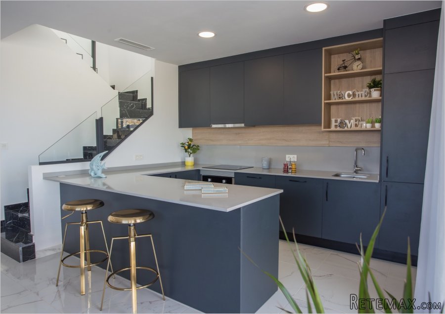 Extraordinary villa in Los Montesinos. The house has three.. - 4