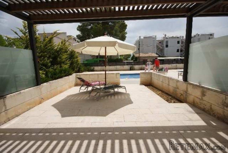 Superb duplex on ground floor, located in a very quiet..