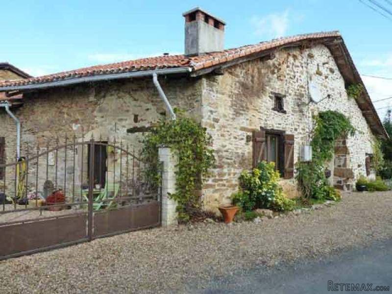 Pretty Stone Cottage With Pool In Quiet..