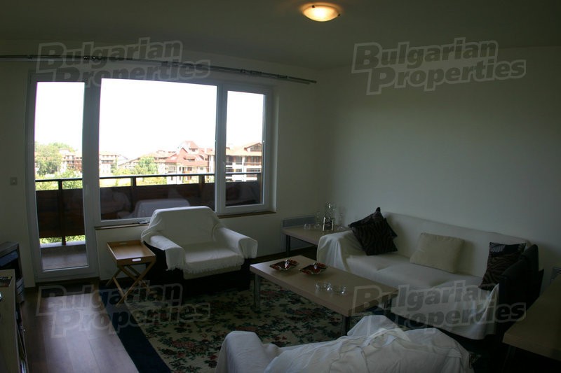 Spacious Property With Garage Near The..