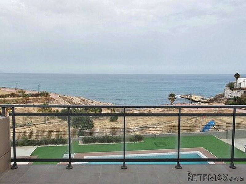 ULTRA MODERN LINKED VILLAS AT THE BEACH