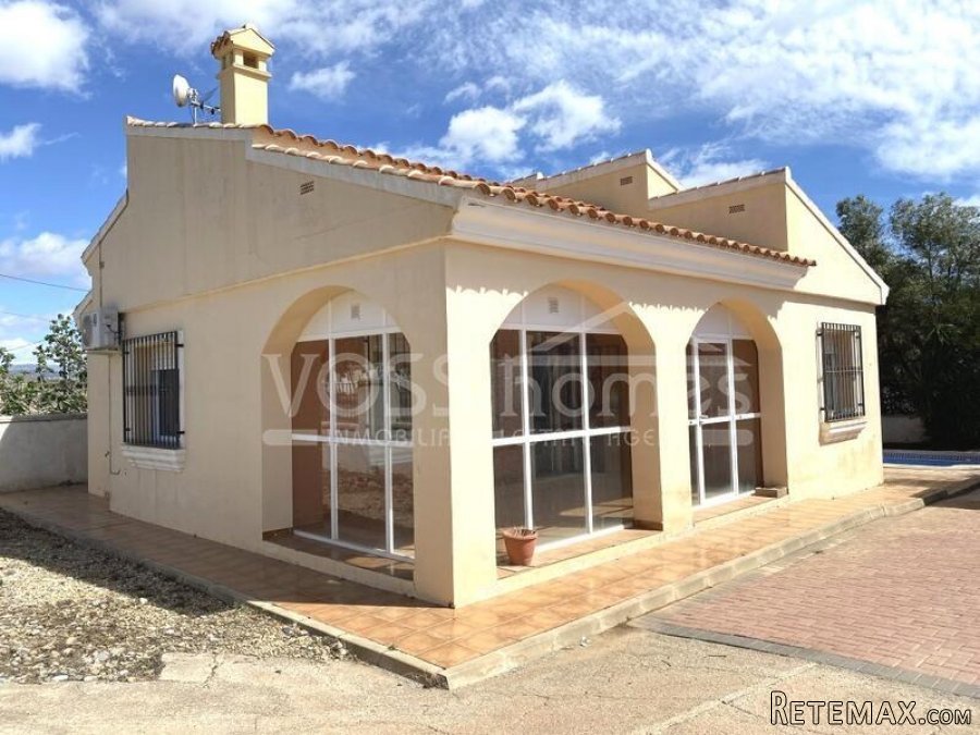 NEW & EXCLUSIVE TO VOSS HOMES - A 3 bed, 2 bath villa of.. - 8