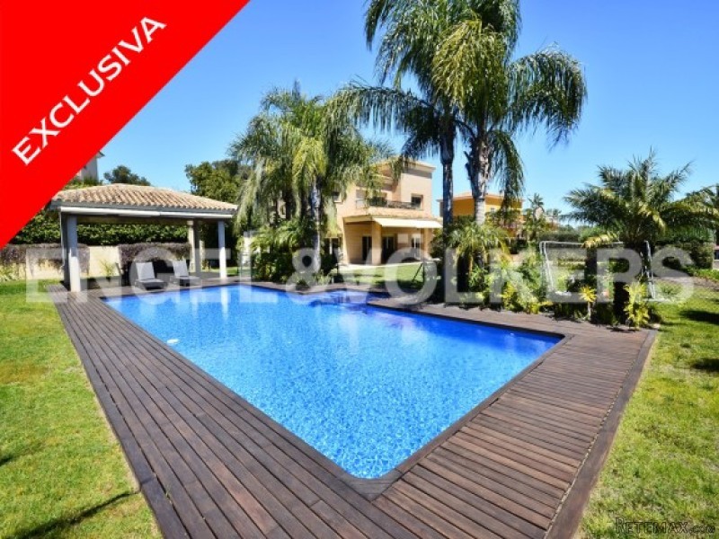 Grand Luxury Villa In Benidorm