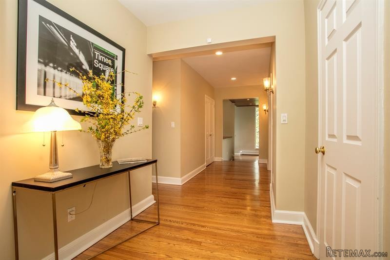 4 bedroom House For Sale: 18 Greenhaven.. - 2