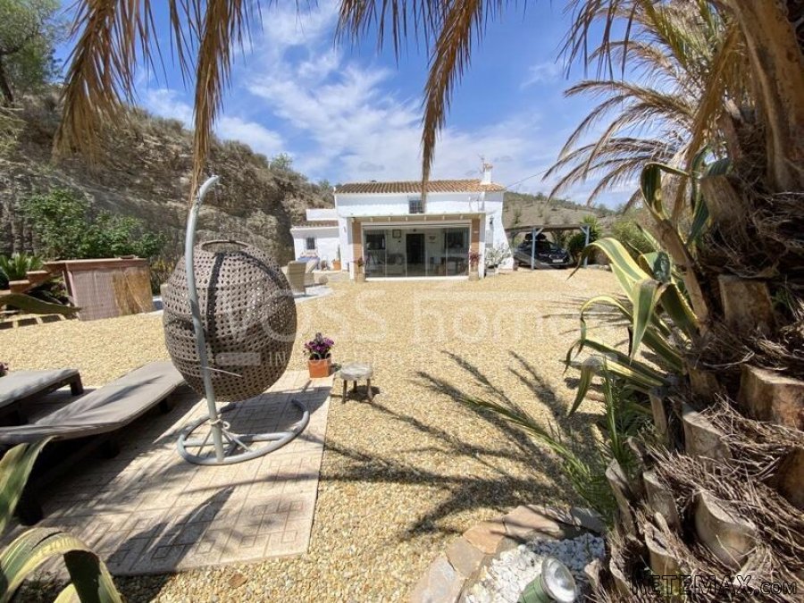 NEW & EXCLUSIVE LISTING TO VOSS HOMES - A beautifully..