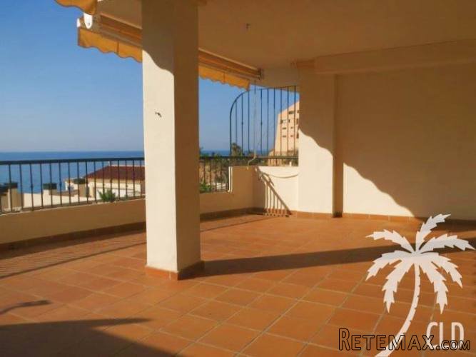 2 bedroom apartment with large terrace and lovely sea views.. - 3