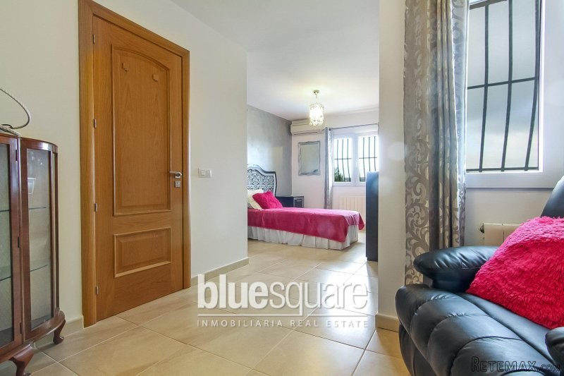 Lovely 4 Bedroom villa - 2