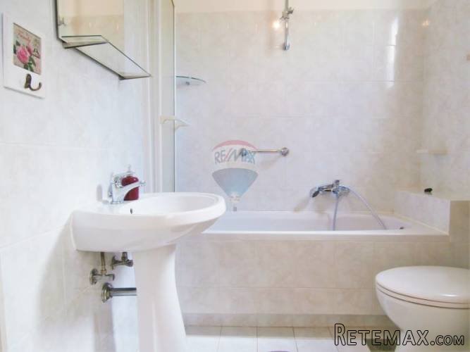 POREČ- kuća s dva stana 300m od mora - 5