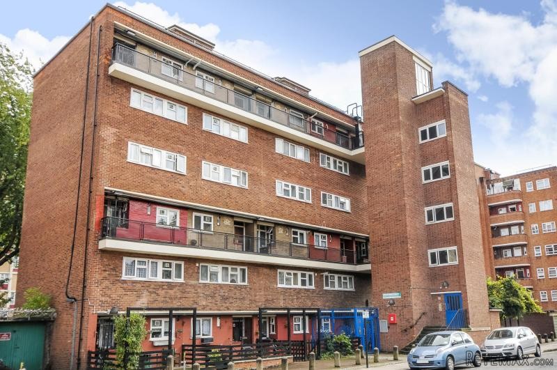 3 Bedroom Flat/Apartment in Wenlock..
