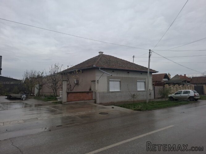 Na prodaju kuca u Novom Beceju