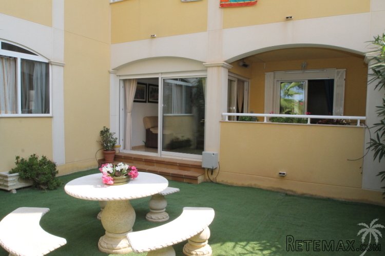 This beautiful ground floor apartment with its own garden.. - 2
