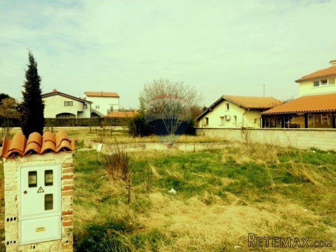 Lijepa građevinska parcela na odličnoj lokaciji - 2