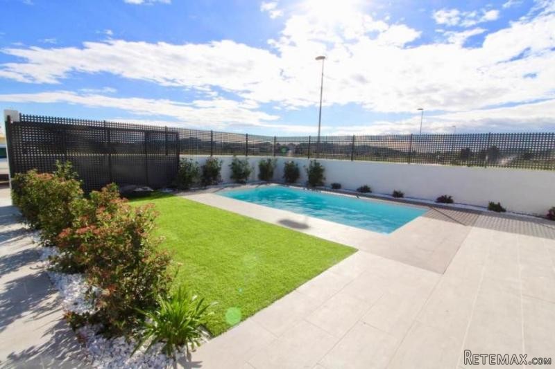 New villa in Aspe with pool and plot.. - 2